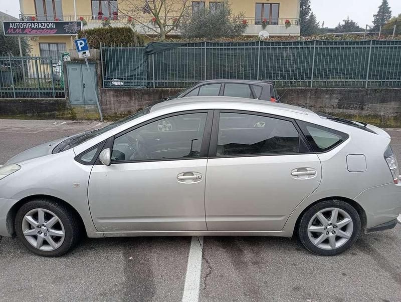 Usata Toyota Prius 72 CV (52 kW) 2005 Berlina