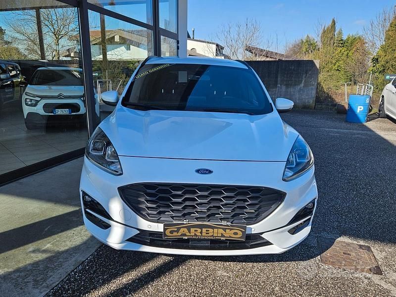 Usata Ford Kuga ST-Line 120 CV (88 kW) 2022 Bianco SUV