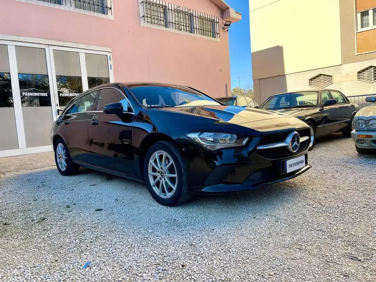 Usata Mercedes CLA180 Shooting Brake Business 136 CV (100 kW) 2022 Nero Station wagon