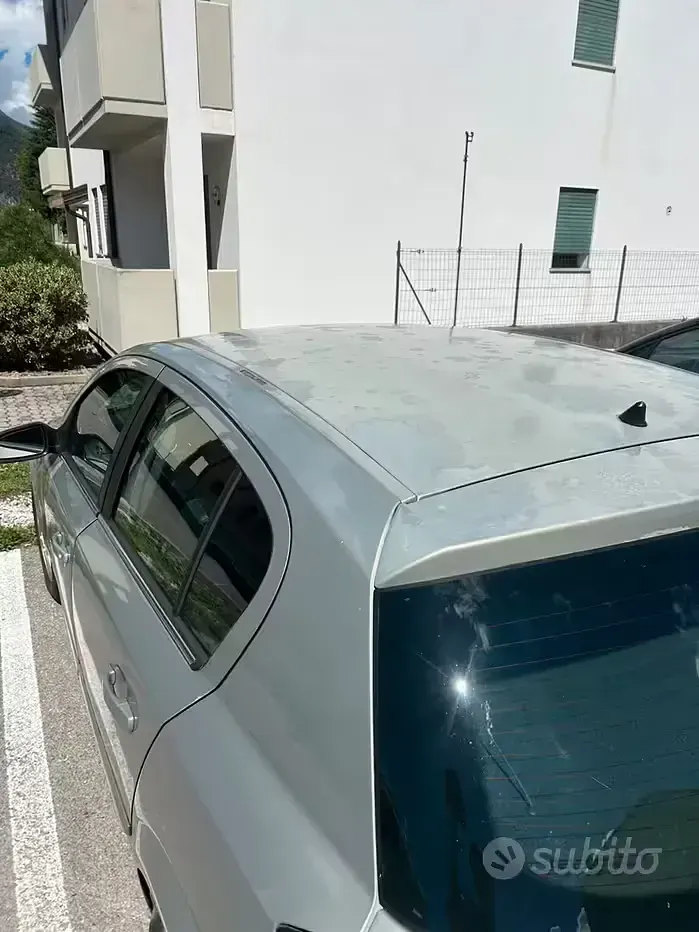 Usata Opel Astra 101 CV (74 kW) 2005 Grigio Berlina