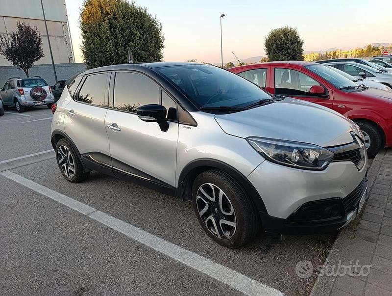 Usata Renault Captur 90 CV (66 kW) 2016 SUV