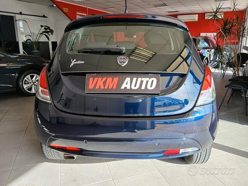 Usata Lancia Ypsilon 69 CV (50 kW) 2018 Blu Utilitaria