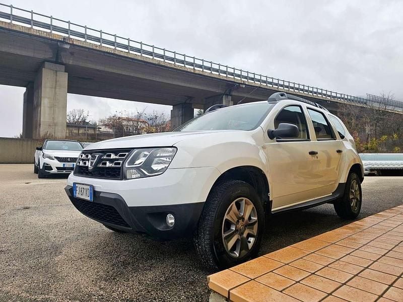 Usata Dacia Duster Ambiance 114 CV (83 kW) 2017 Bianco SUV