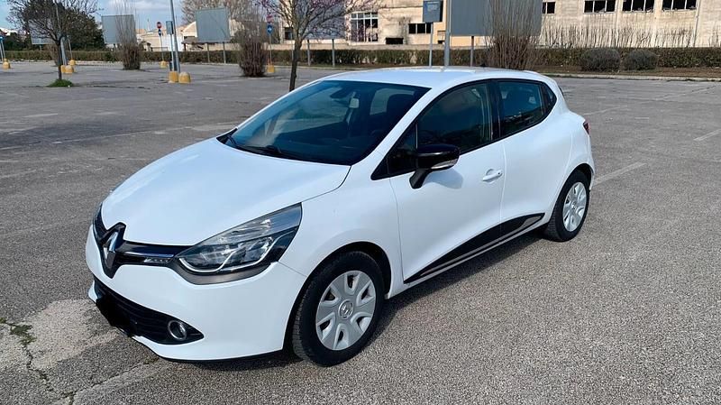 Usata Renault Clio IV 75 CV (55 kW) 2014 Bianco Berlina