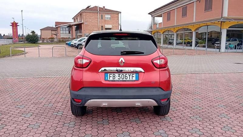 Usata Renault Captur Life 90 CV (66 kW) 2016 Rosso SUV
