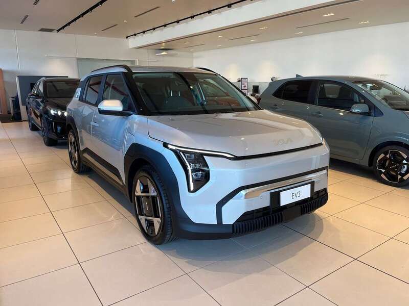 Ivory silver Nuova 2025 Kia EV3 SUV | 33.750 € (Super prezzo) - Immagine 1/4