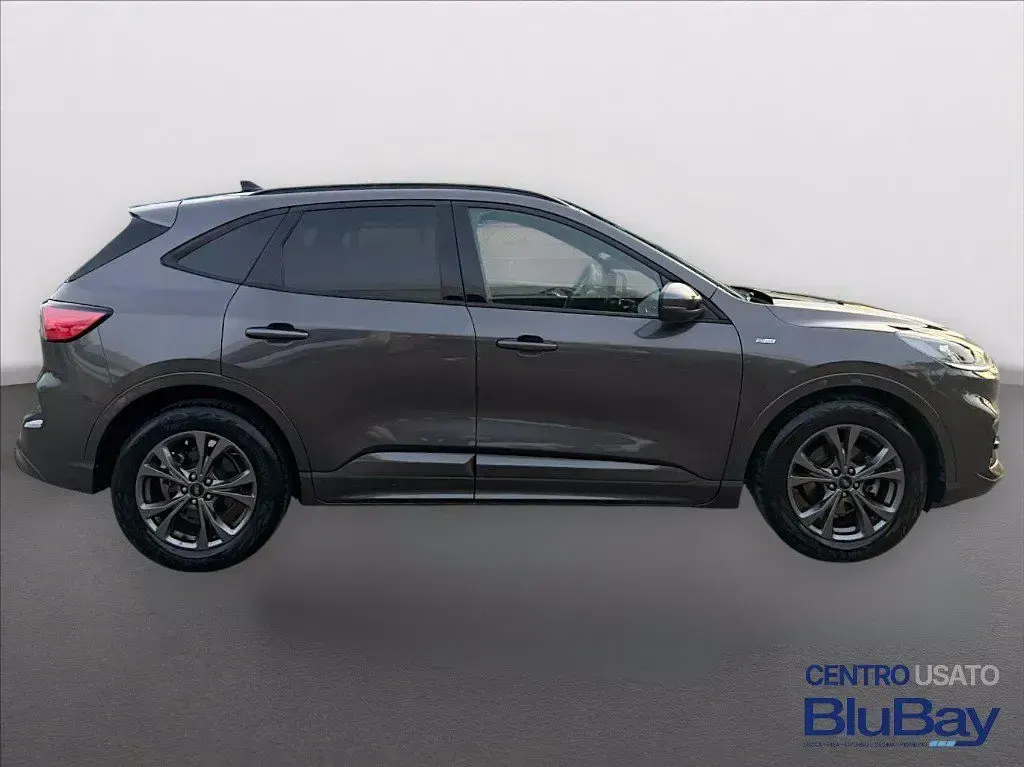 Usata Ford Kuga ST-Line 120 CV (88 kW) 2022 Magnetic grey SUV