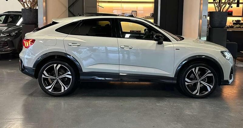 Usata Audi Q3 Ambiente 150 CV (110 kW) 2021 Argento SUV