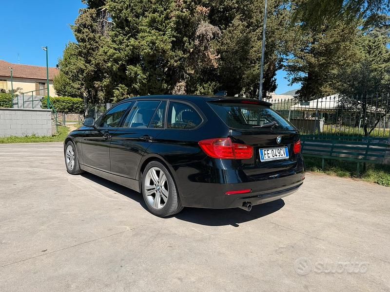 Usata BMW 318 143 CV (105 kW) 2013 Nero Station wagon