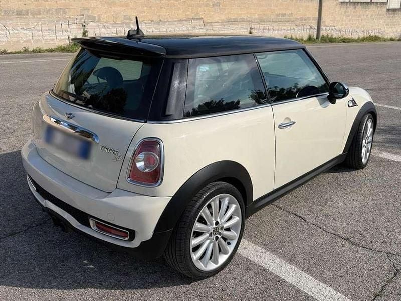Begagnad Mini Cooper SD 143 HK (105 kW) 2011 Beige Halvkombi