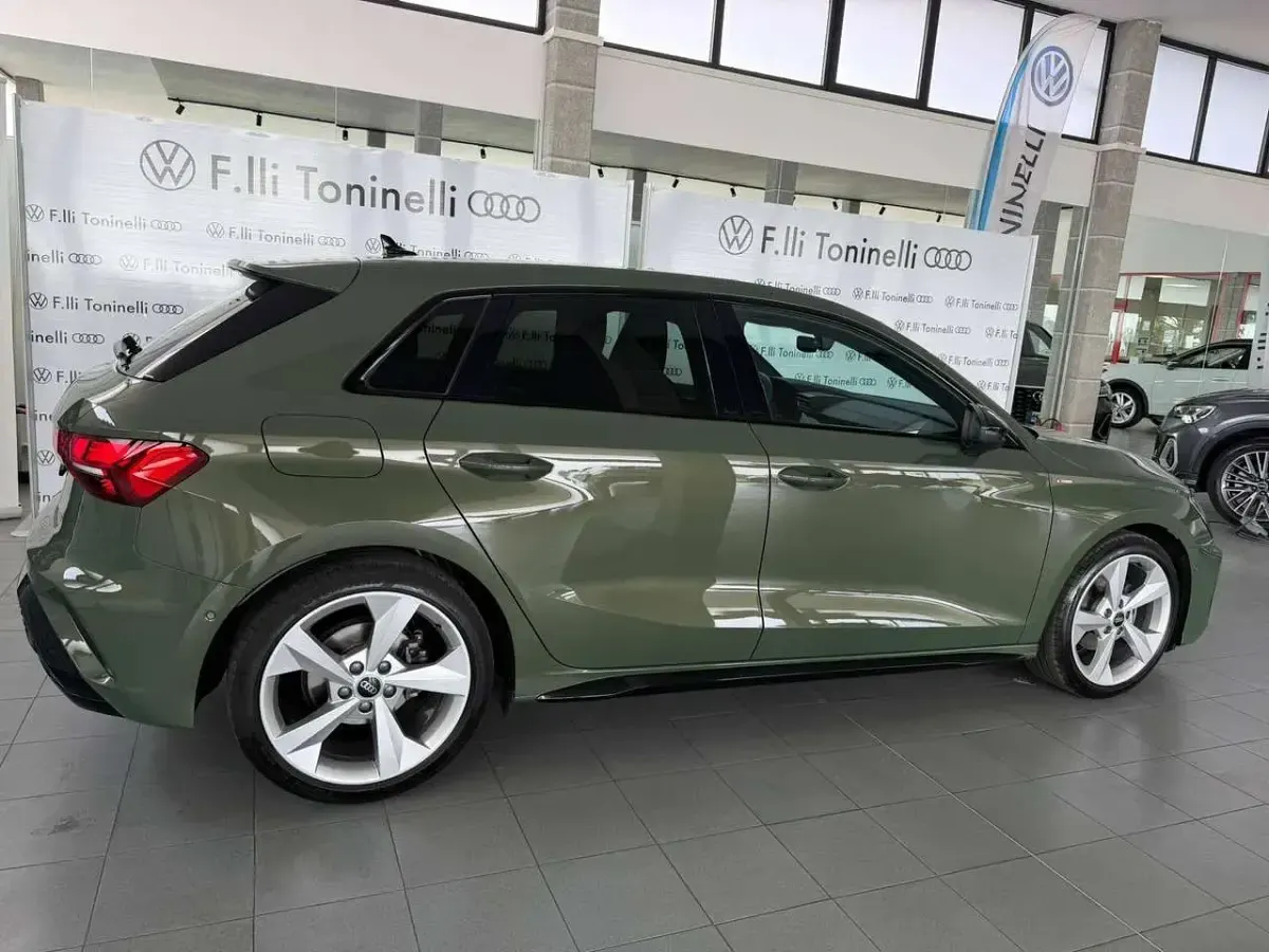 Usata Audi A3 S-Line 150 CV (110 kW) 2025 Verde Berlina