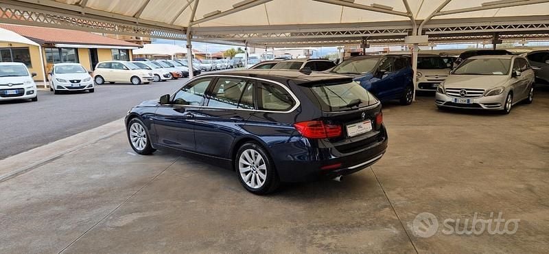 Usata BMW 318 Comfort Edition 143 CV (105 kW) 2015 Blu Station wagon