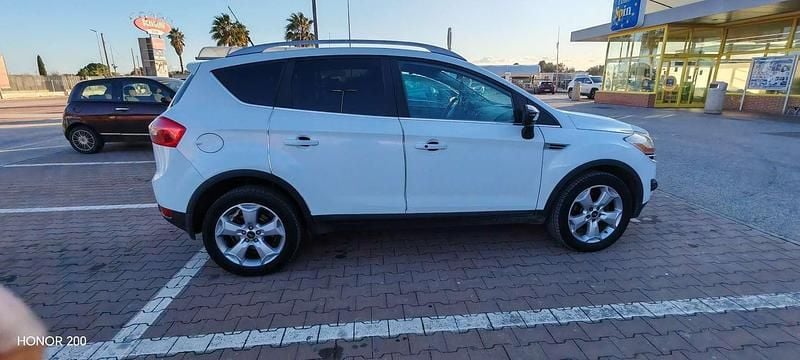 Usata Ford Kuga Titanium 136 CV (100 kW) 2008 Bianco SUV