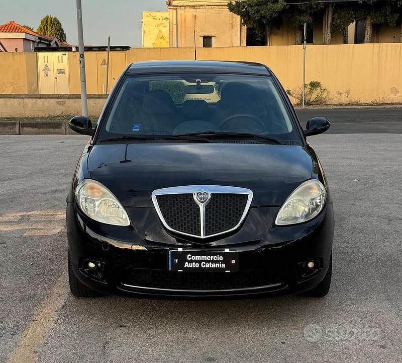 Usata Lancia Ypsilon 60 CV (44 kW) 2008 Nero Utilitaria