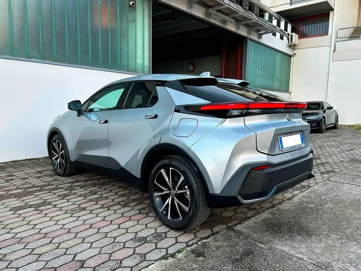 Usata Toyota C-HR Trend 98 CV (72 kW) 2025 Argento SUV