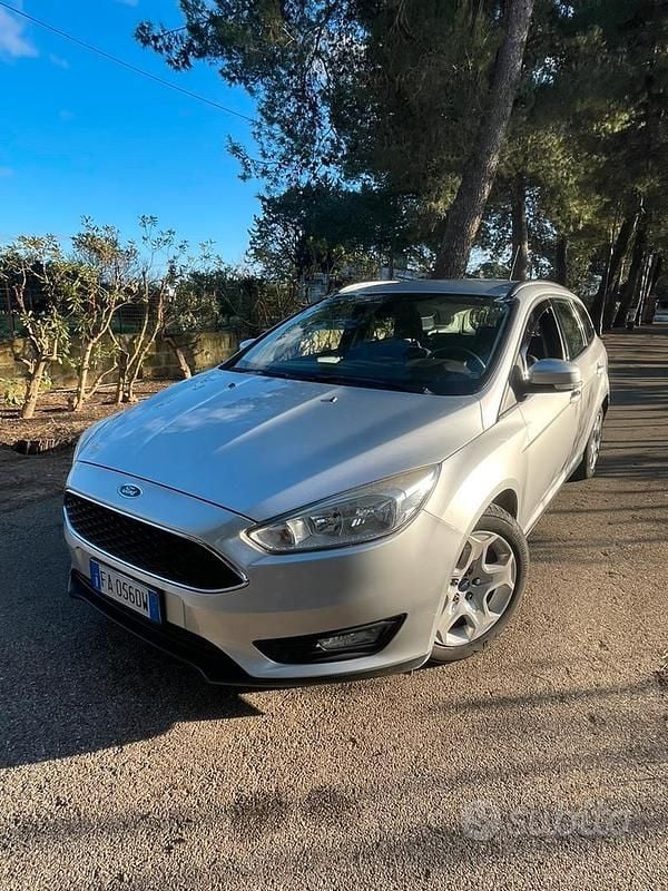 Grigio Usata 2015 Ford Focus Station wagon | 6200 € (Ottimo prezzo) - Immagine 1/4