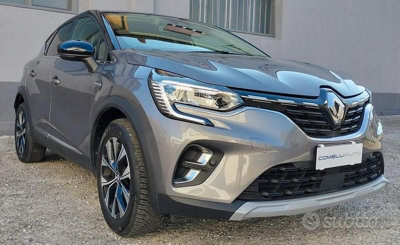 Usata Renault Captur Techno 91 CV (66 kW) 2024 Argento SUV