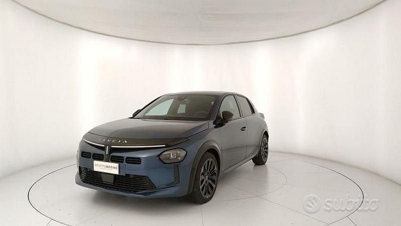 Usata Lancia Ypsilon 101 CV (74 kW) 2025 Blu Utilitaria