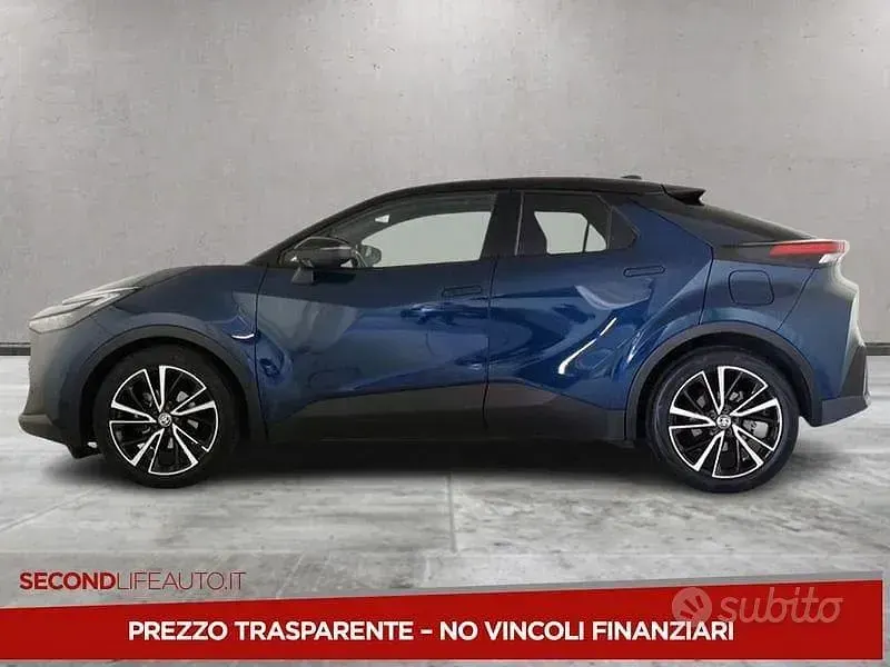 Usata Toyota C-HR Lounge 140 CV (102 kW) 2024 Blu SUV