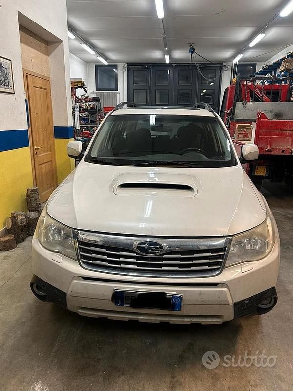 Usata Subaru Forester Trend 147 CV (108 kW) 2010 Bianco SUV