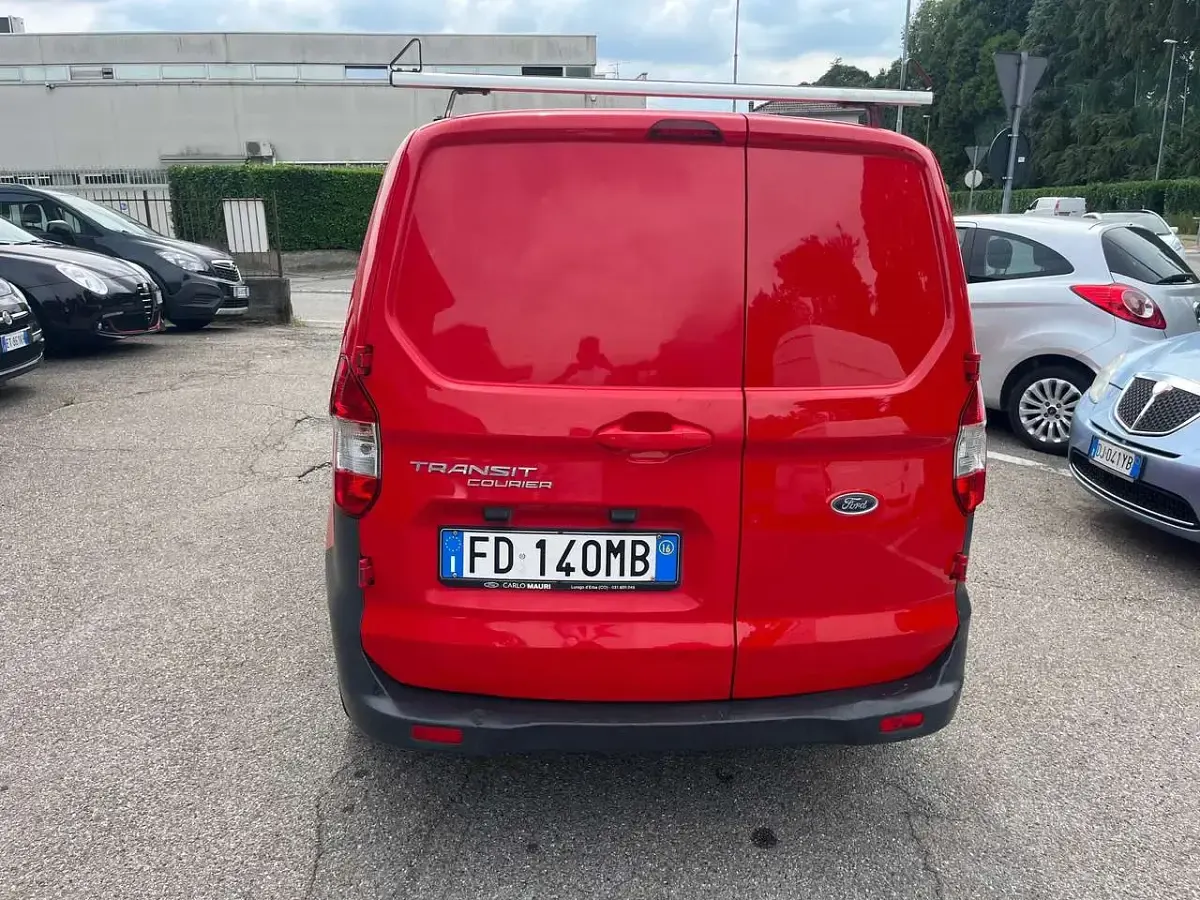 Usata Ford Transit Courier 76 CV (55 kW) 2016 Rosso Furgone