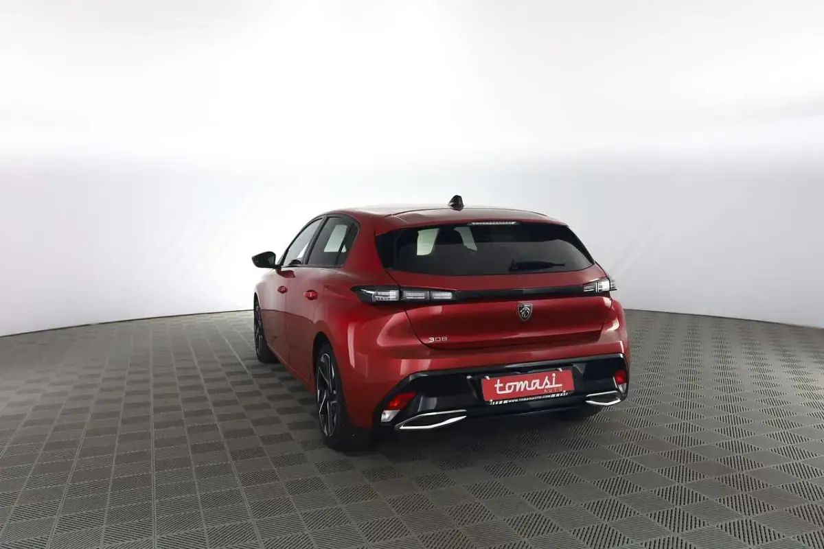 Usata Peugeot 308 Allure 131 CV (96 kW) 2023 Colore rosso Utilitaria