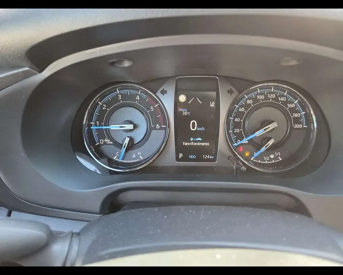 Nuova Toyota HiLux 204 CV (150 kW) 2026 Grigio Pick-up
