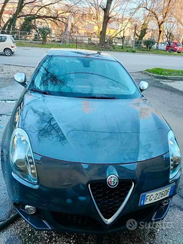 Usata Alfa Romeo Giulietta Business 120 CV (88 kW) 2016 Blu Berlina