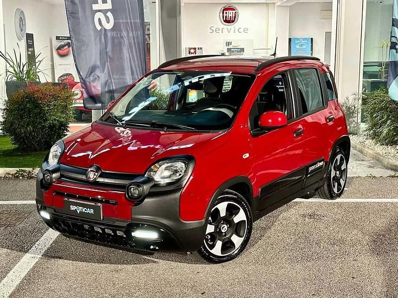 Usata Fiat Panda Cross Cross 69 CV (50 kW) 2025 Rosso Utilitaria