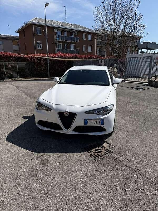 Usata Alfa Romeo Giulia Tech Edition 190 CV (139 kW) 2019 Berlina