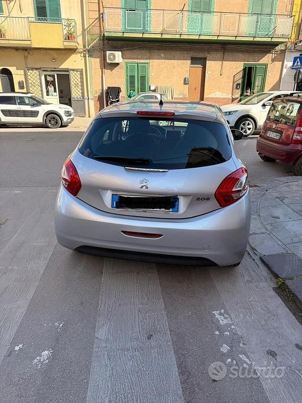 Usata Peugeot 208 Allure 120 CV (88 kW) 2013 Grigio Utilitaria
