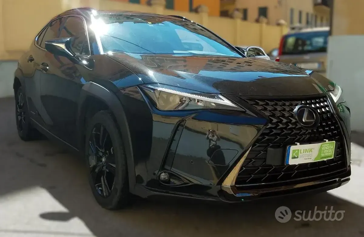 Usata Lexus UX 250h 152 CV (111 kW) 2021 Nero SUV