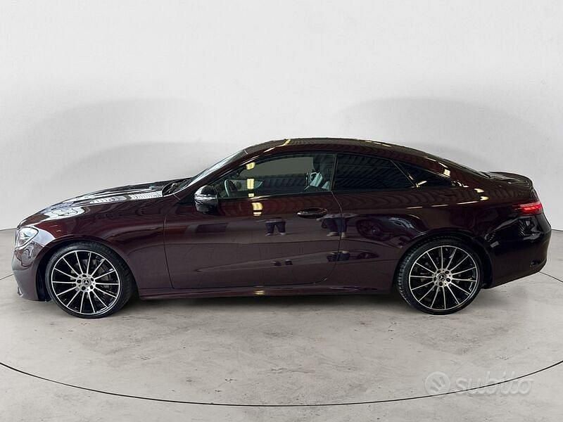 Usata Mercedes E220 Premium 194 CV (142 kW) 2022 Bordeaux Coupé