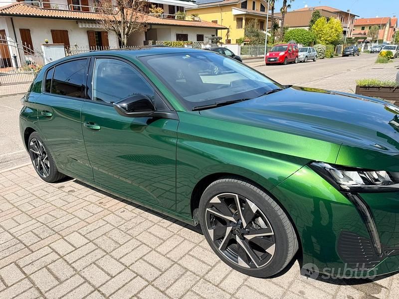 Usata Peugeot 308 131 CV (96 kW) 2023 Verde Berlina