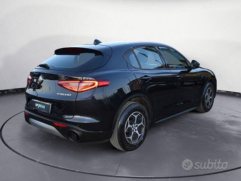 Usata Alfa Romeo Stelvio Super 160 CV (117 kW) 2022 Nero SUV