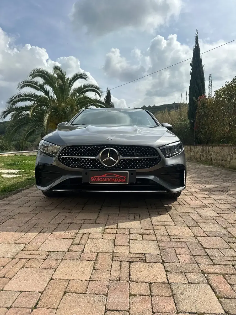 Usata Mercedes A250 AMG Line Premium 306 CV (225 kW) 2025 Gray Berlina