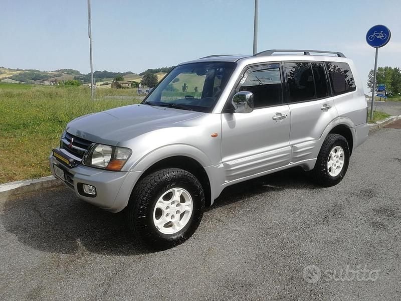 Usata Mitsubishi Pajero 165 CV (121 kW) 2001 Grigio SUV