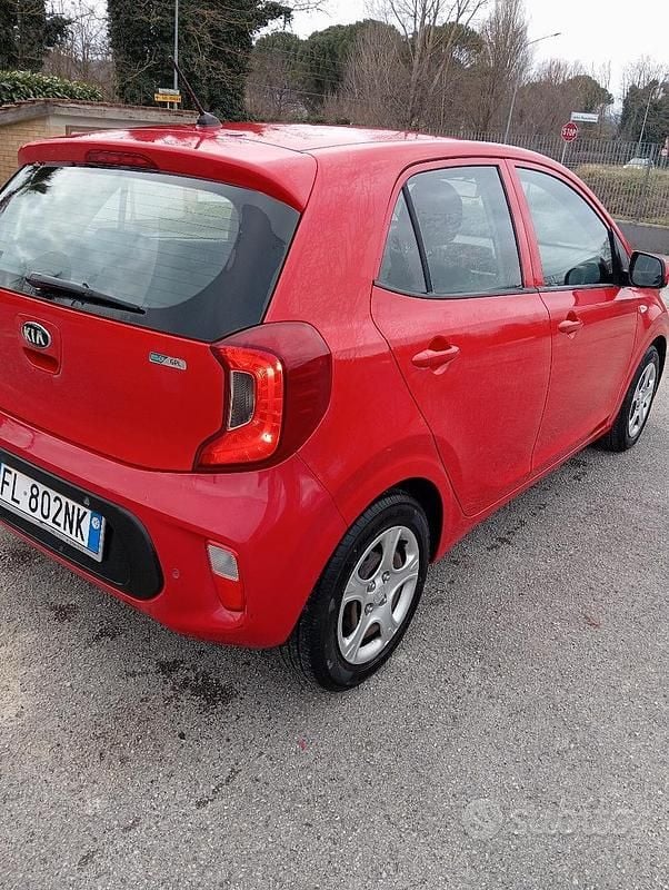 Używany Kia Picanto 67 KM (49 kW) 2017 Czerwony Hatchback
