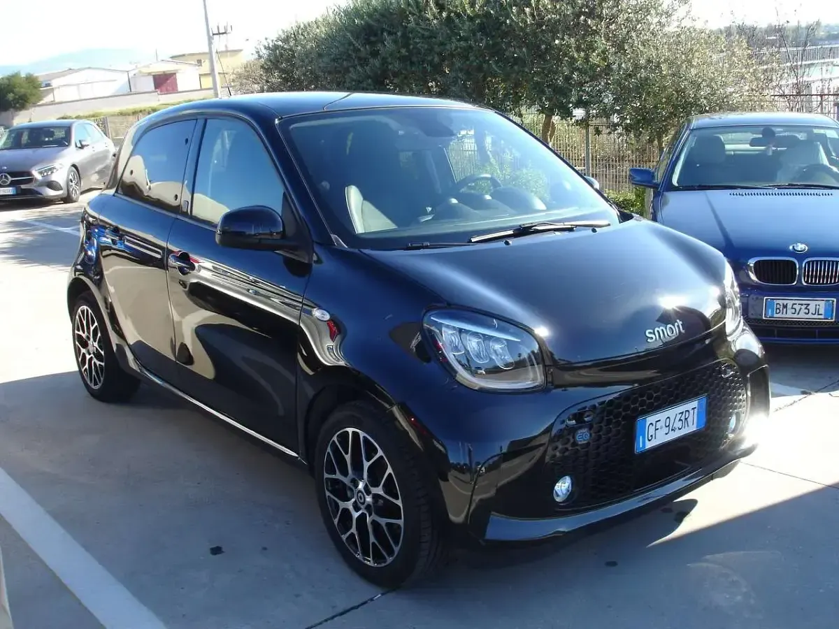 Usata Smart ForFour Electric Drive 41 kW (56 CV) 2021 Nero Berlina
