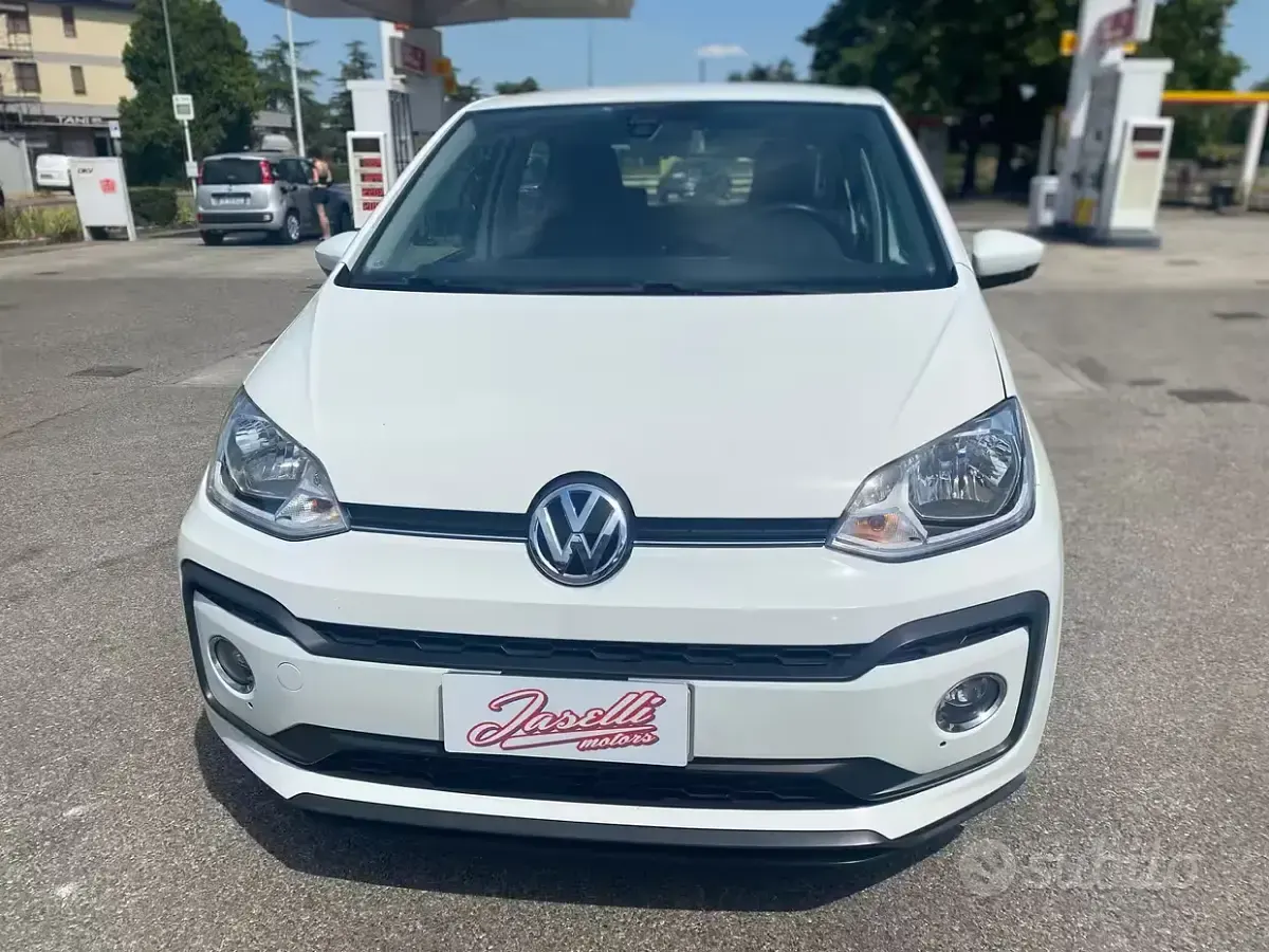 Usata VW up! 90 CV (66 kW) 2017 Marrone Utilitaria