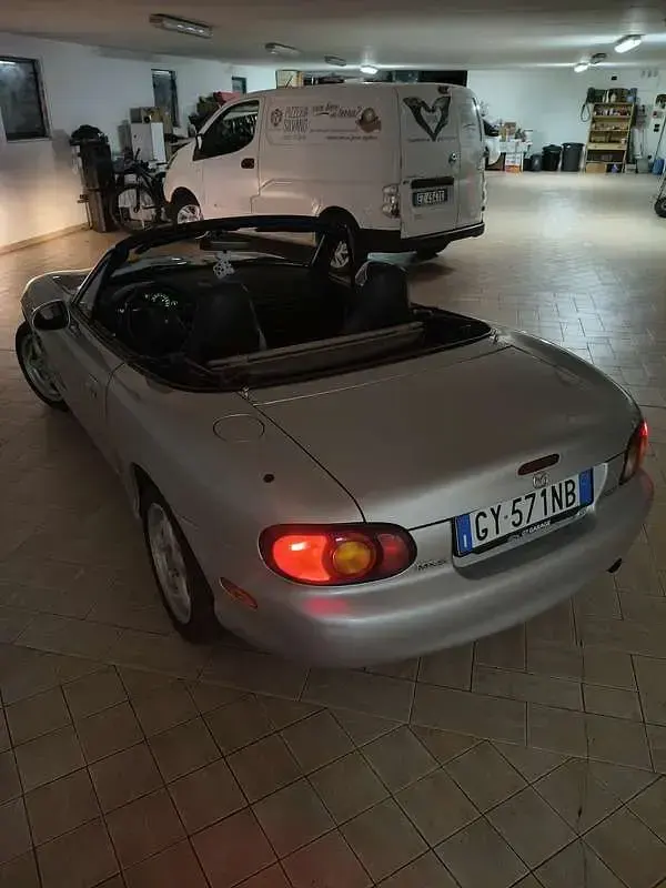 Usata Mazda MX5 110 CV (80 kW) 2000 Cabrio