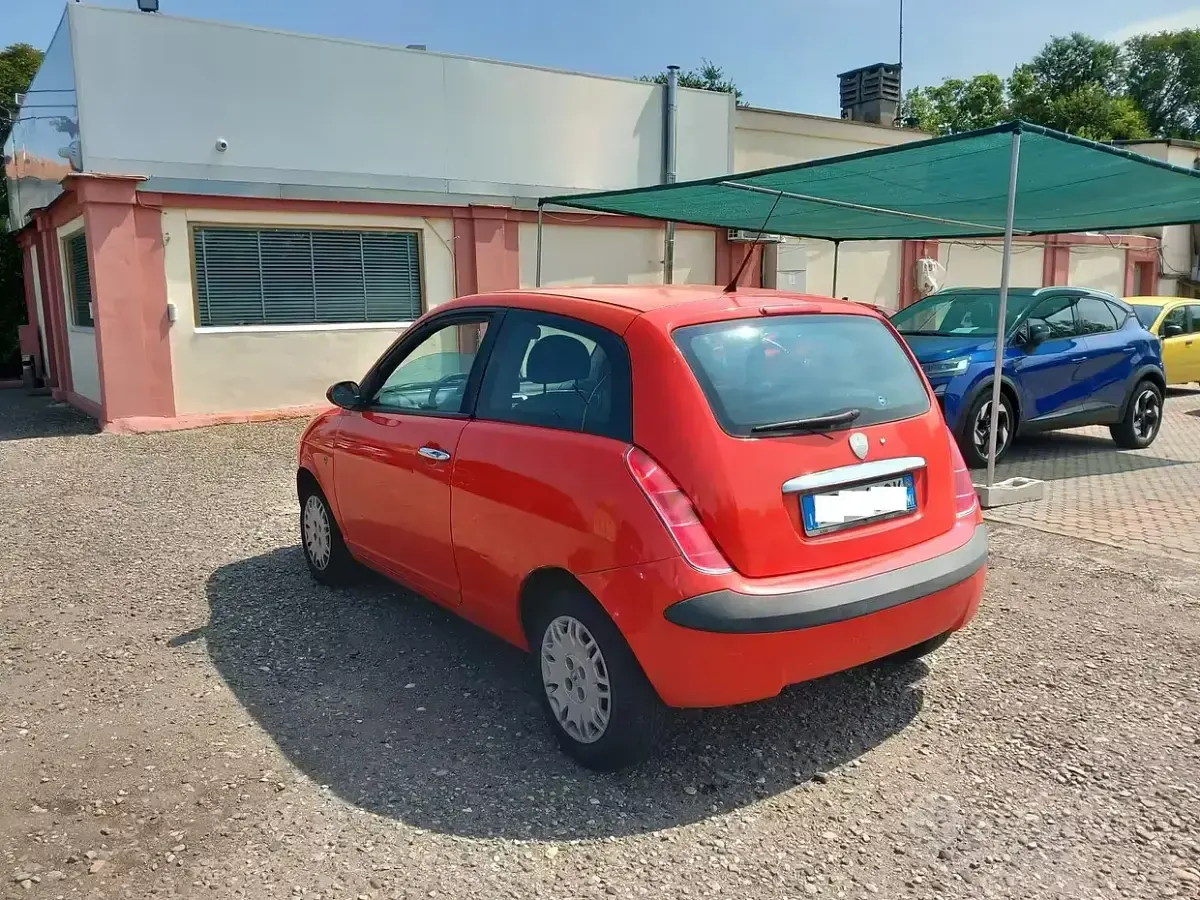 Usata Lancia Ypsilon 69 CV (50 kW) 2006 Arancione Utilitaria