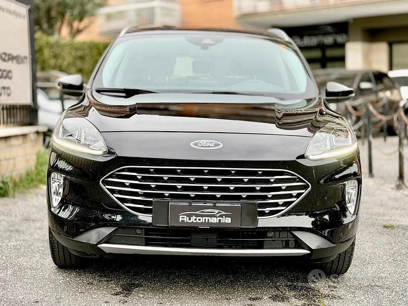 Usata Ford Kuga Titanium 120 CV (88 kW) 2021 Nero SUV