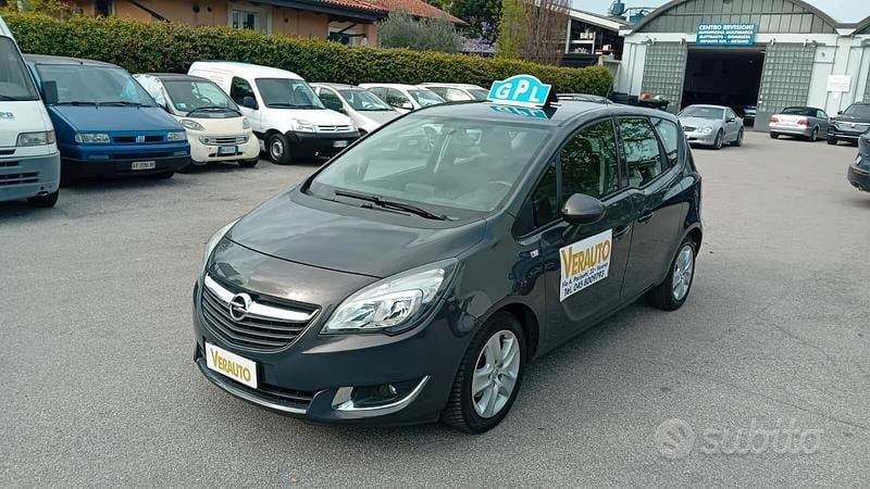 Usata Opel Meriva Innovation 120 CV (88 kW) 2017 Grigio Monovolume