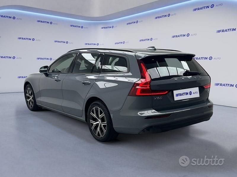 Usata Volvo V60 197 CV (144 kW) 2023 Gray Station wagon