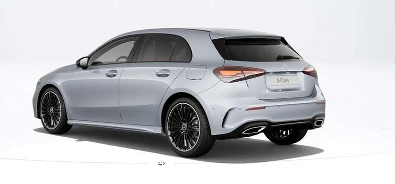 Nuova Mercedes A180 136 CV (100 kW) 2026 Argento hightech Berlina
