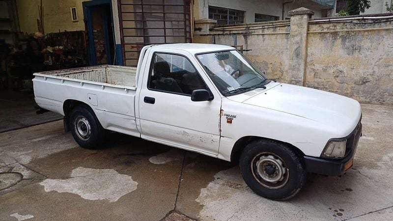 Usata Toyota HiLux 83 CV (61 kW) 1995 Bianco Pick-up
