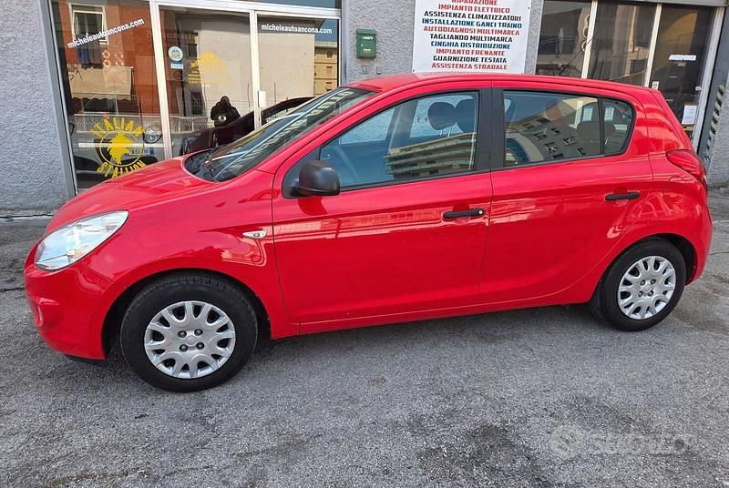 Usata Hyundai i20 Classic 78 CV (57 kW) 2012 Rosso Utilitaria