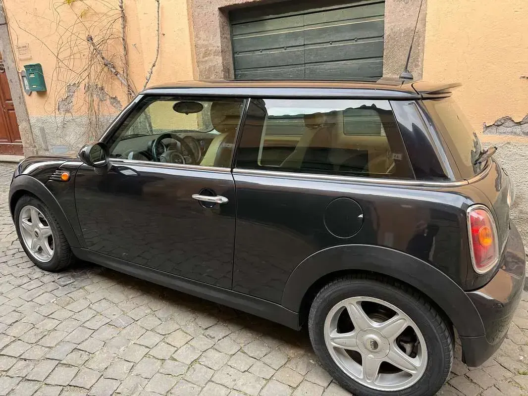 Usata Mini Cooper Pepper 120 CV (88 kW) 2007 Nero Utilitaria