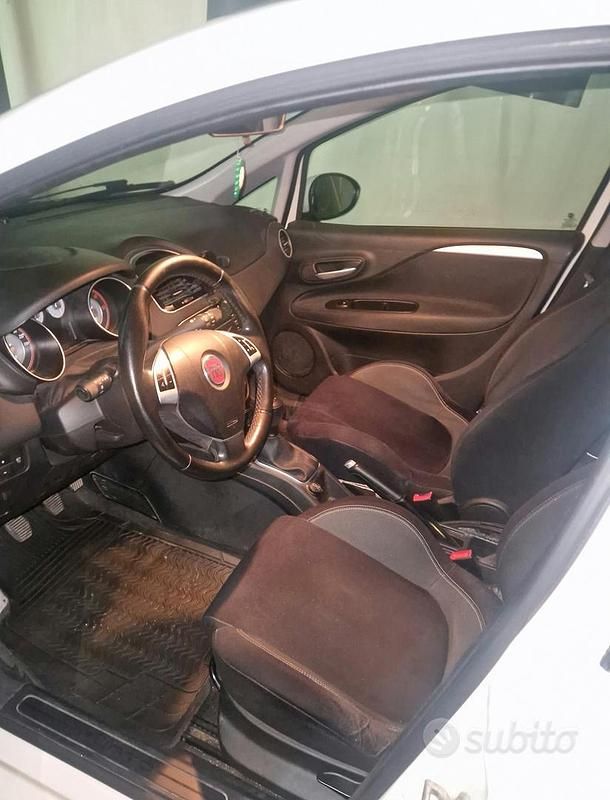 Usata Fiat Punto 75 CV (55 kW) 2014 Utilitaria